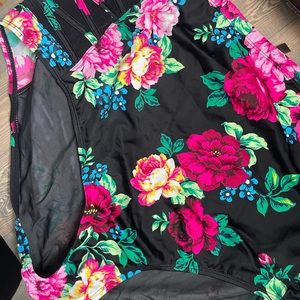 Size 3 high waisted swim bottoms